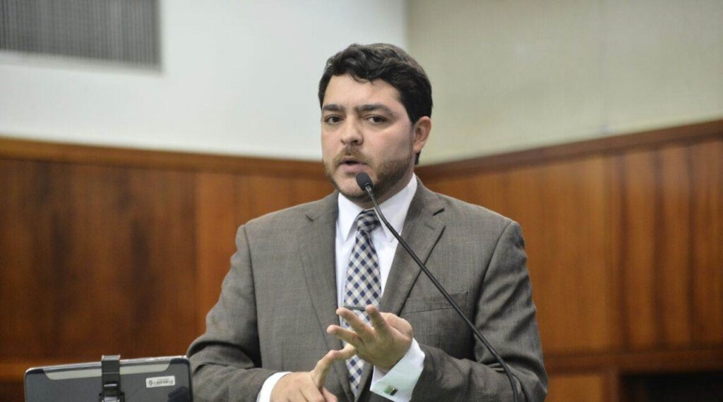 Deputado Henrique Arantes destina R$ 60 mil para educação de Divinópolis de Goiás