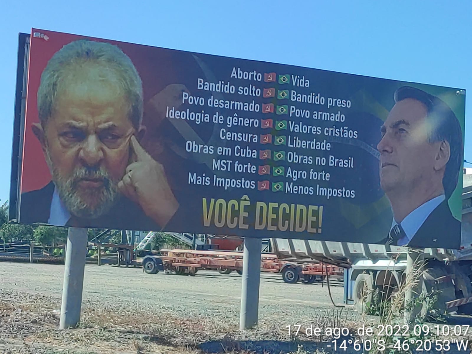 OUTDOOR BOLSONARO  Justiça determina retirada em 48 horas