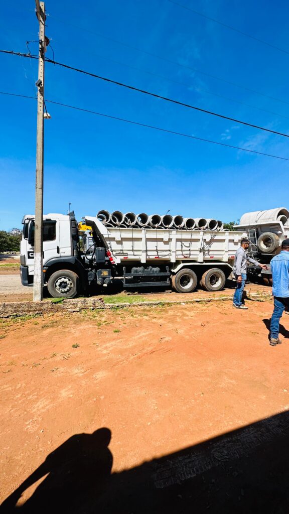 Prefeitura inicia obras de drenagem e pavimentação asfáltica no Distrito de Rosário-BA
