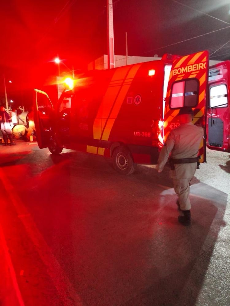 Acidente entre caminhonete e motocicleta deixa homem ferido na Avenida JK, em Posse-GO