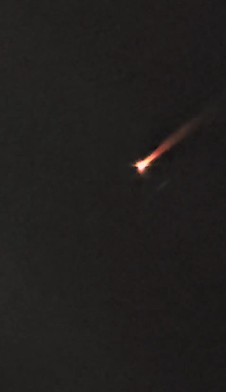 Luz misteriosa cruza o céu do Nordeste Goiano e chama atenção de moradores