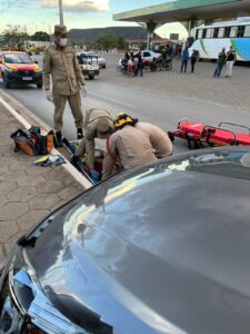 Motociclista fica ferido após colisão com carro na Avenida JK, em Posse-GO