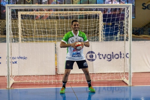 De Mambaí-GO: Goleiro menos vazado da Copa Brasília de Futsal viaja 700km para disputar partidas da competição