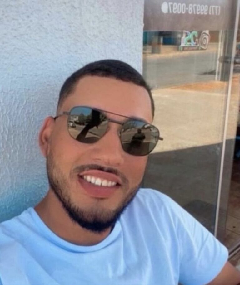 Morre motorista de carreta que tombou na GO-446, em Posse-GO