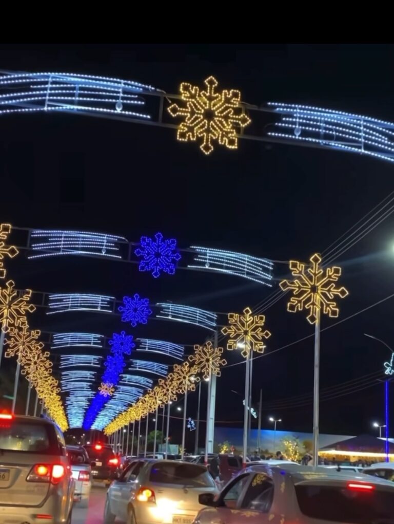 Inauguração do Natal em Posse-GO reúne público com acendimento das luzes e cantata