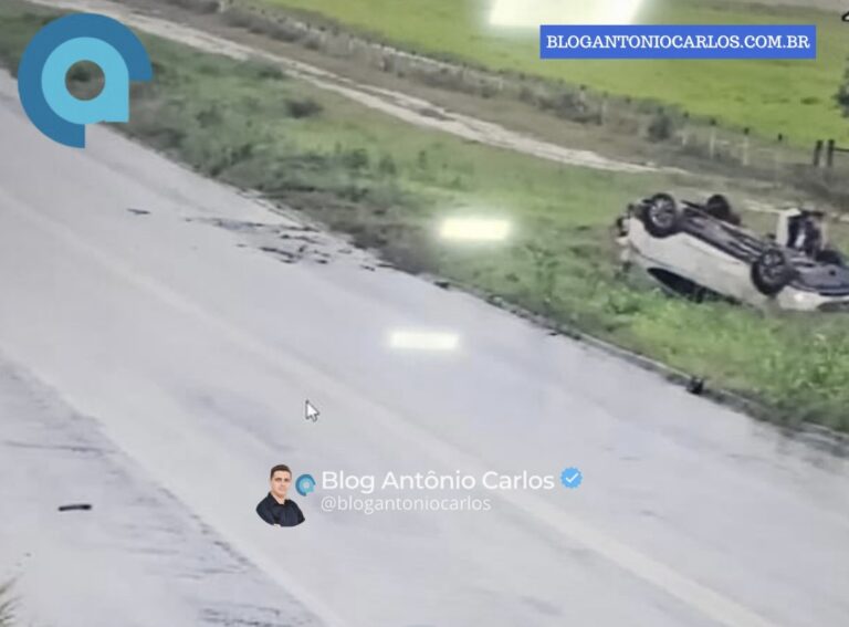 Câmera registra veículo saindo da pista e capotando na BR-020, no trevo de São Domingos-GO