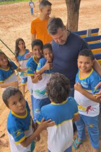 Prefeitura de Posse-GO garante uniforme escolar gratuito para todos os alunos da rede municipal pela primeira vez