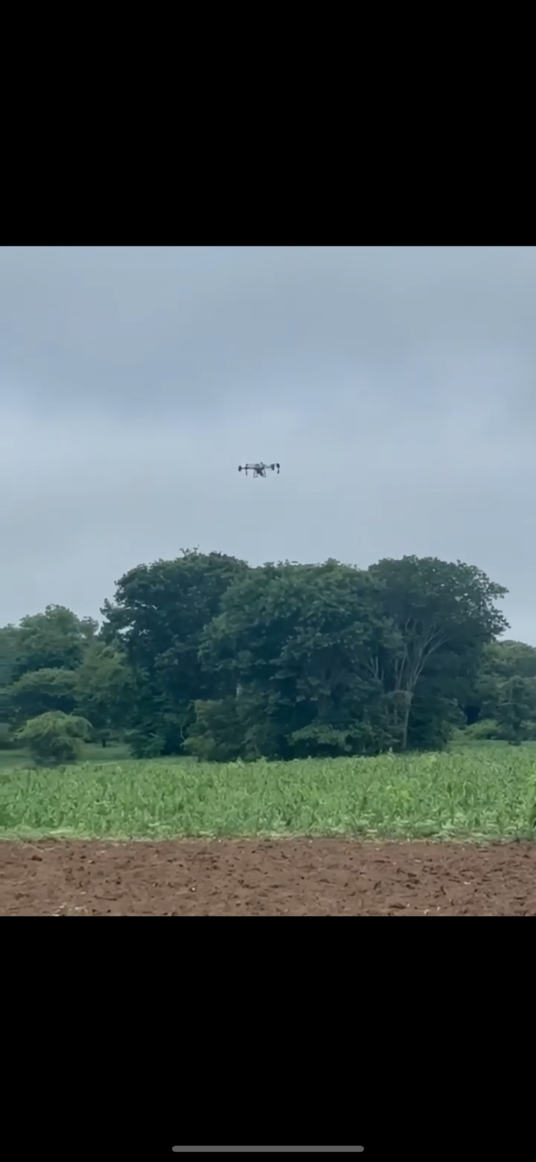 Pulverização moderna com uso de drone fortalece Roça Comunitária no povoado São Pedro, em Guarani de Goiás