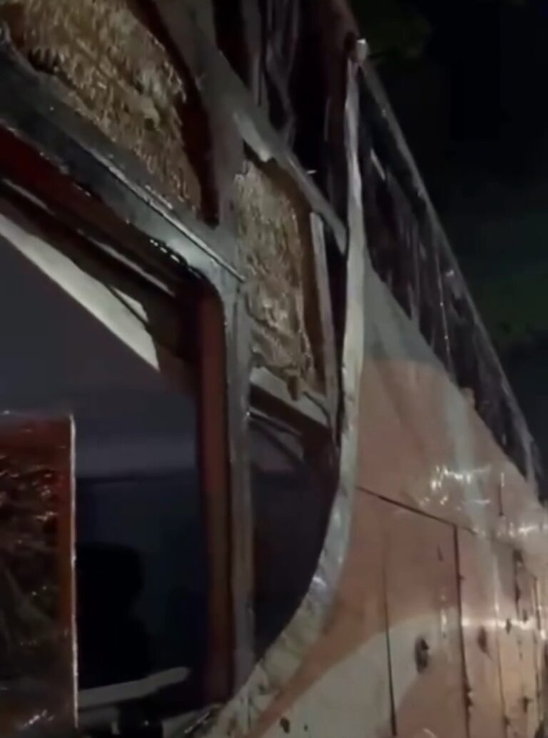 Ônibus que tombou na BR-020 e deixou 22 feridos perto de Roda Velha é apreendido após circular com graves danos até Goiânia