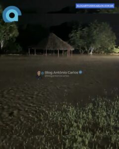 Rio transborda e invade área do Parque de Vaquejada em Divinópolis de Goiás