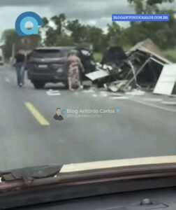 Colisão na BR-020 deixa vítima presa às ferragens entre Flores de Goiás e distrito de Santa Maria