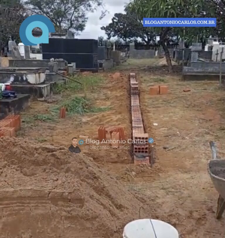 Obra dentro de cemitério em São Domingos-GO limita área de circulação e é considerada irregular