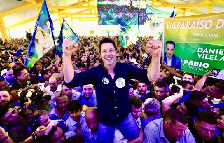 Caiado e Daniel Vilela levam multidão a Jaraguá em demonstração de força da base governista