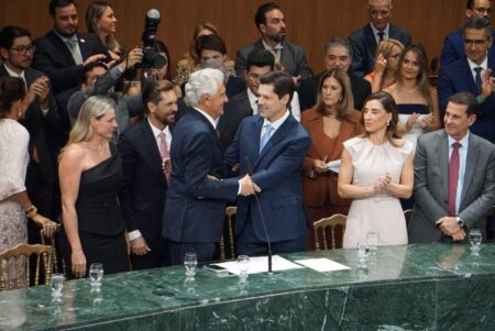 Daniel Vilela toma posse como governador de Goiás em cerimônia na Alego