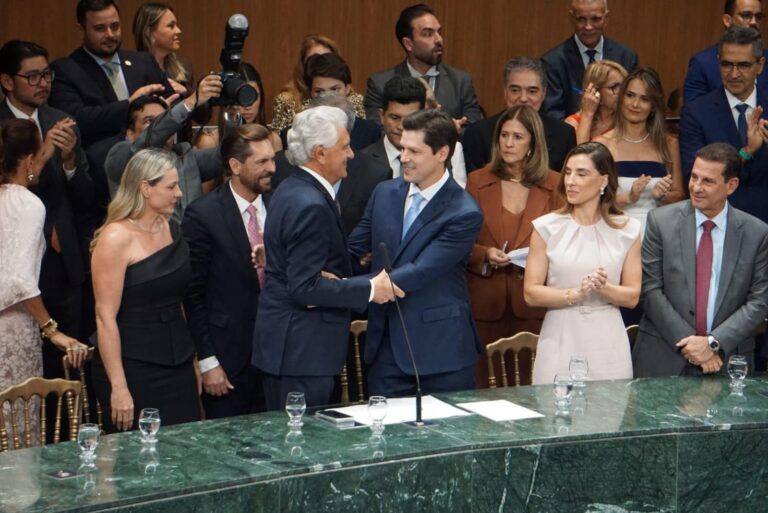 Daniel Vilela toma posse como governador de Goiás em cerimônia na Alego