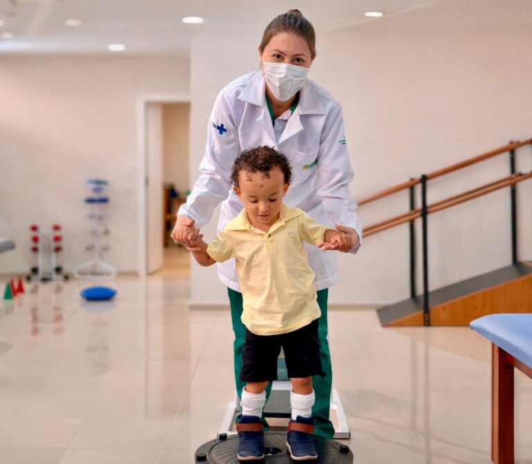 Reabilitação na Policlínica de Formosa-GO promove qualidade de vida e desenvolvimento de paciente com mielomeningocele