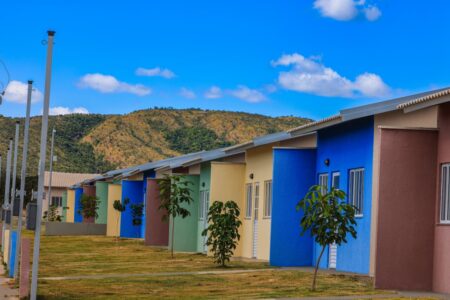Trinta famílias de Vila Boa-GO são beneficiadas com casas a custo zero