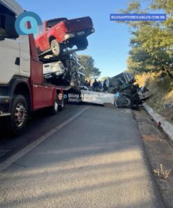 Motorista morre após acidente entre carretas na BR-020, em Luís Eduardo Magalhães