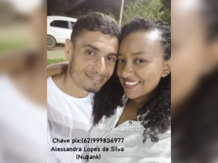 Mulher pede ajuda após marido morrer e filho ficar ferido em acidente na GO-110, em Iaciara-GO