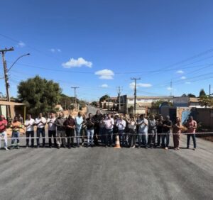 Prefeitura de Posse-GO inaugura asfalto da Avenida Vista Alegre