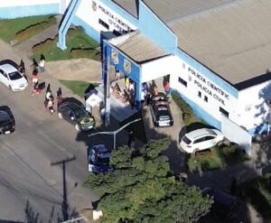 Várias pessoas são conduzidas à delegacia após denúncia de perturbação do sossego em Campos Belos-GO