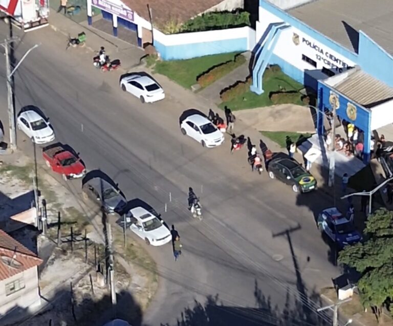 Polícia encerra festa com som automotivo e conduz 46 pessoas e 15 veículos à delegacia em Campos Belos-GO