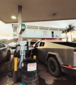 Dono das Cybertruck vistas em Cavalcante-GO é ex-funcionário da Tesla e importou as duas unidades para o Brasil