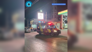 Adolescente de 15 anos fica ferido após bater bicicleta em porta de carro na Avenida JK, em Posse-GO