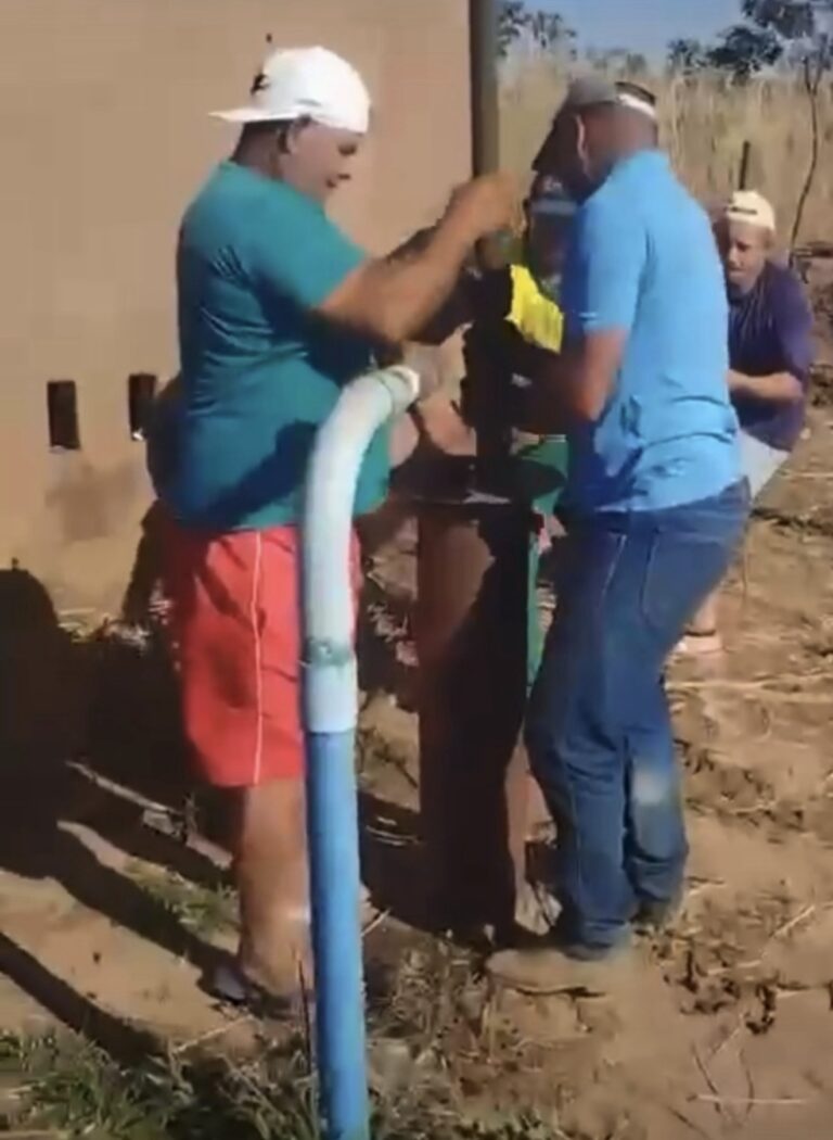 Prefeitura realiza manutenção em poço de água doce no povoado Pitombeira, em Guarani de Goiás
