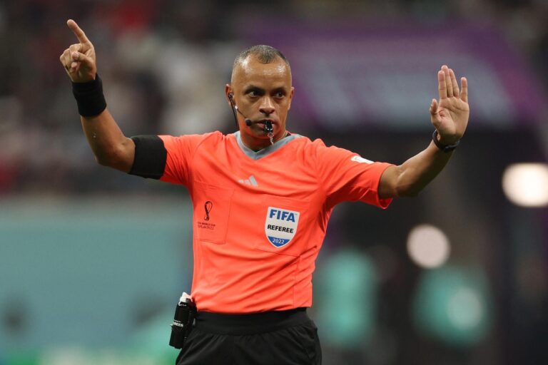 Árbitro de Teresina de Goiás, Wilton Pereira Sampaio é cotado para apitar a final da Copa do Mundo