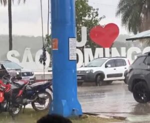São Domingos-GO tem chuva incomum em pleno período de seca