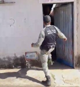 Mulher e dois filhos são resgatados após serem mantidos em cárcere privado em Formosa-GO