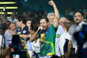 Nos braços do povo, Bruno Peixoto oficializa candidatura a deputado federal em convenção do União Brasil